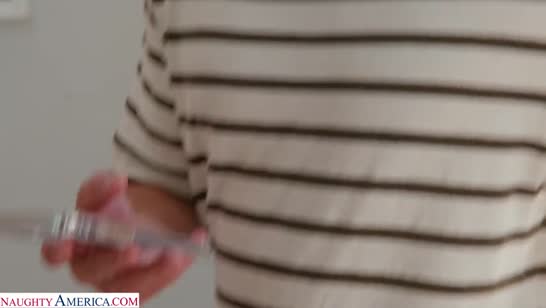 Блонди одела свое лучшее белье и приглашает в гости любовника