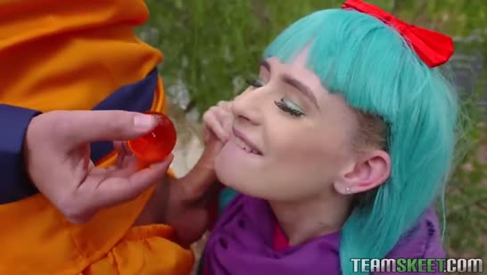 Парочка играла в косплей и решила немного преобразить игру