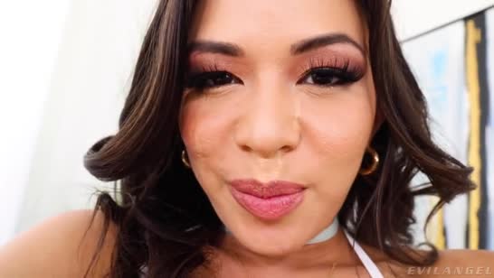 Фитоняшка Scarlett Alexis демонстрирует развратное порево